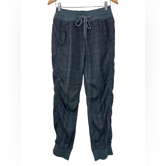 Anthropologie Nomad Joggers, Gray Plaid Leopard Print Travel Women’s Size XS - Picture 2 of 8